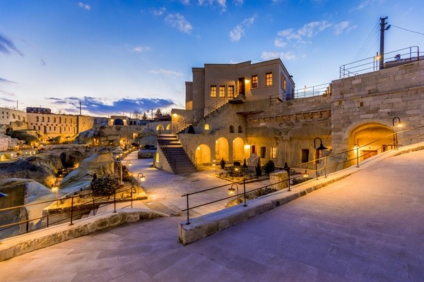 Hanedan Cave Hotel